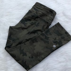 Lululemon size 4 Cropped💕💕